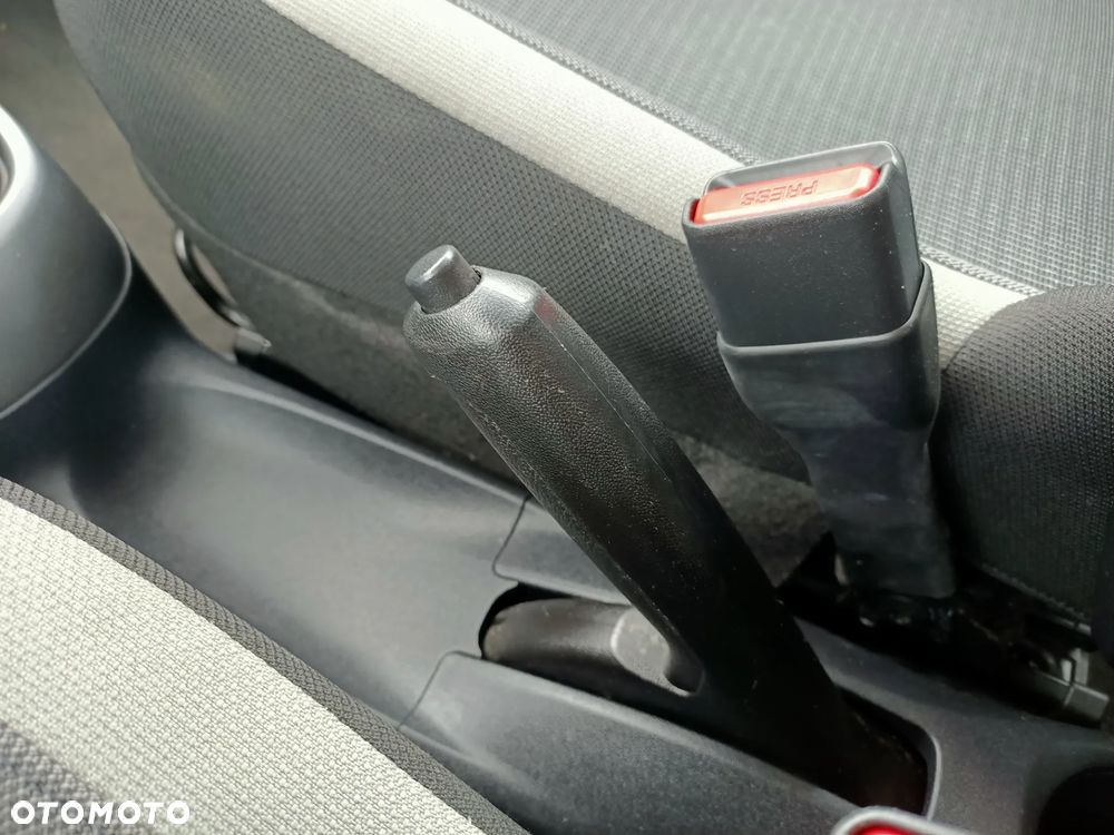 Toyota Aygo x-play - 25