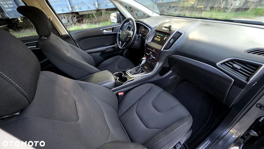 Ford S-Max 2.0 TDCi 4WD Titanium PowerShift - 36