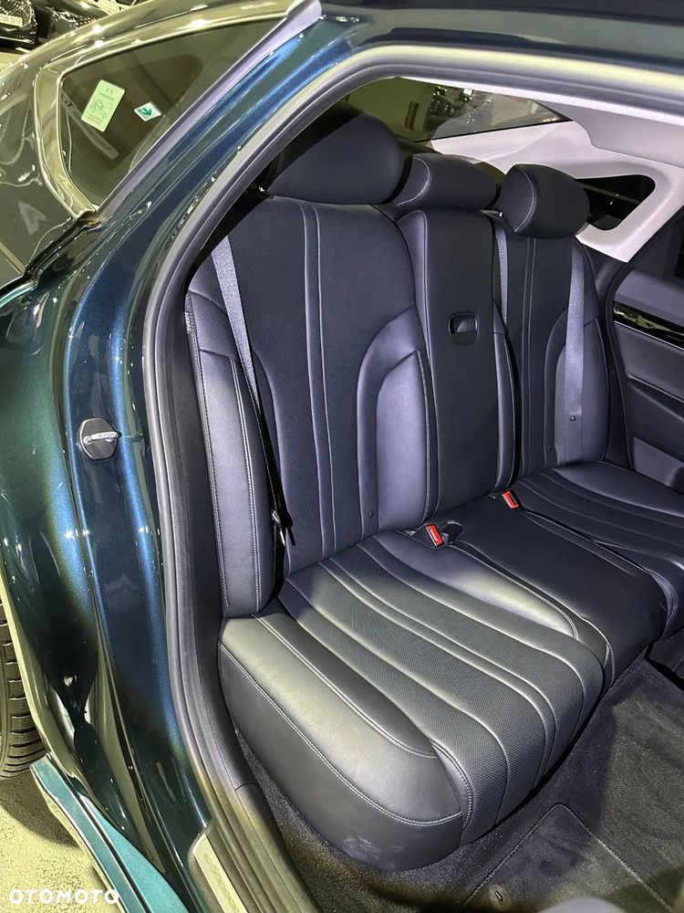 Hyundai Genesis - 10