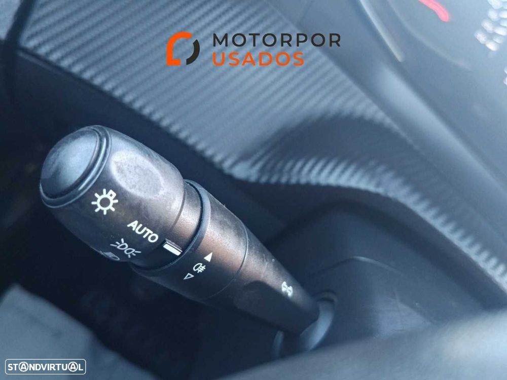 Peugeot 2008 1.2 PureTech Active - 13