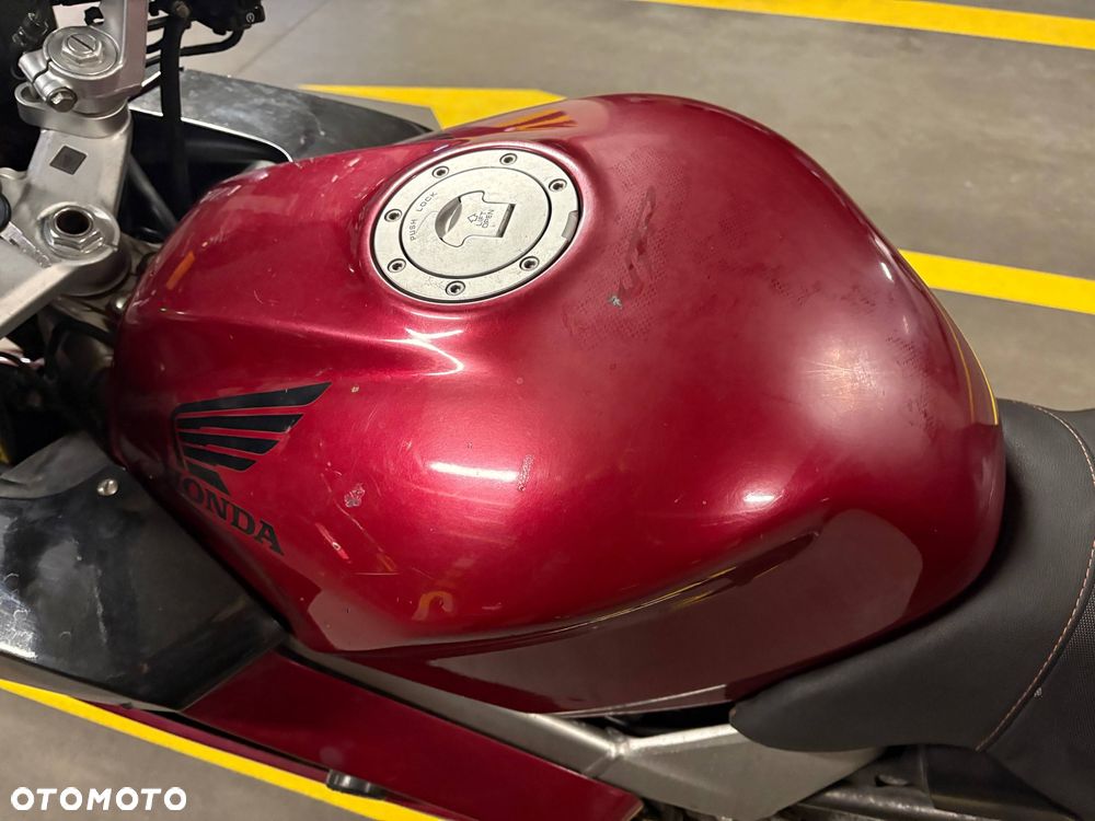 Honda VFR - 10