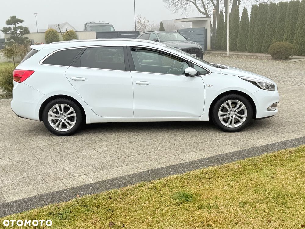 Kia Ceed 1.6 GDI Fifa World Cup Edition - 21