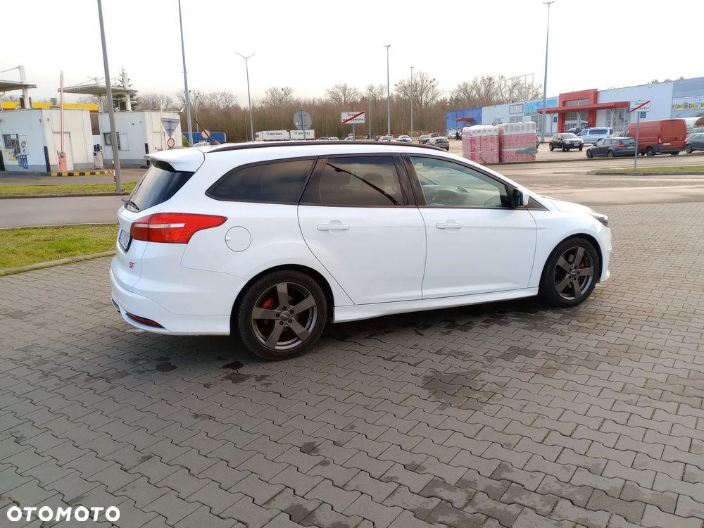 Ford Focus ST - 3