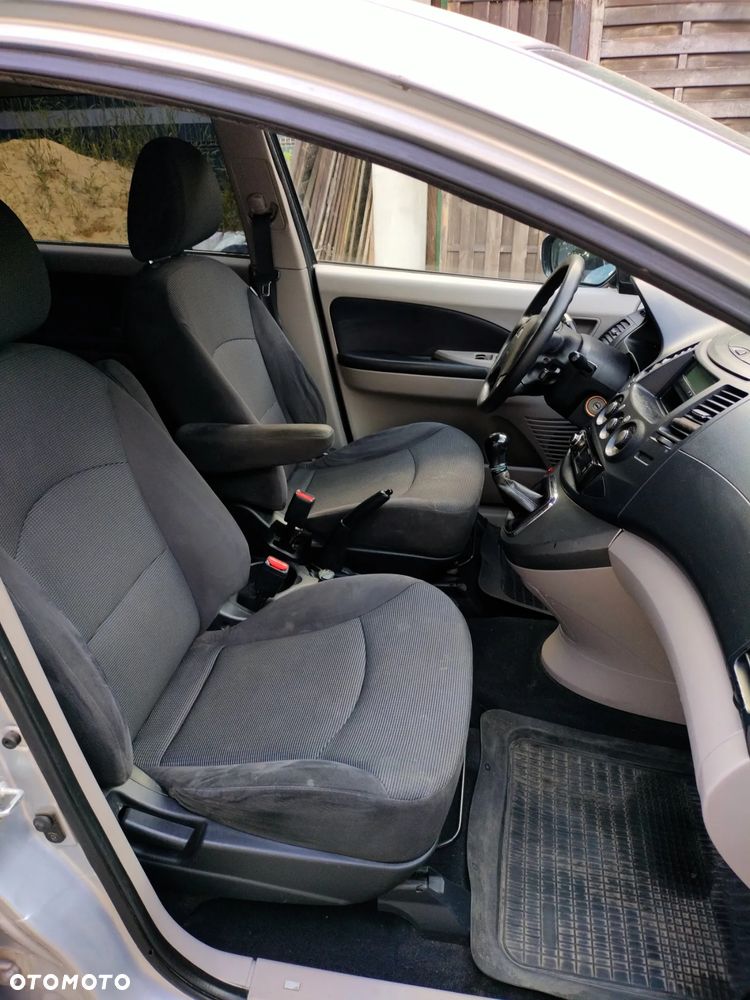 Mitsubishi Grandis - 23