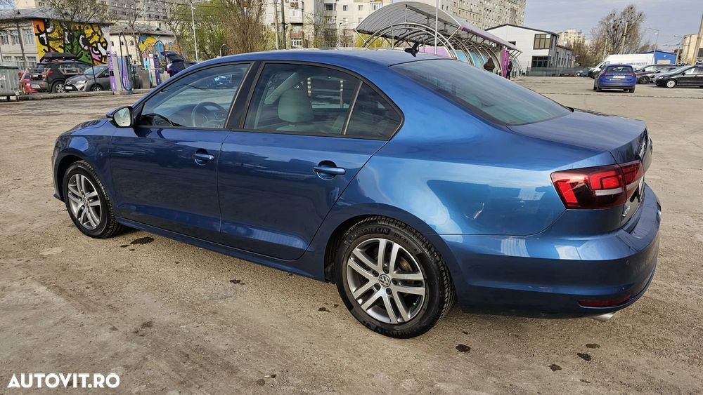 Volkswagen Jetta - 6