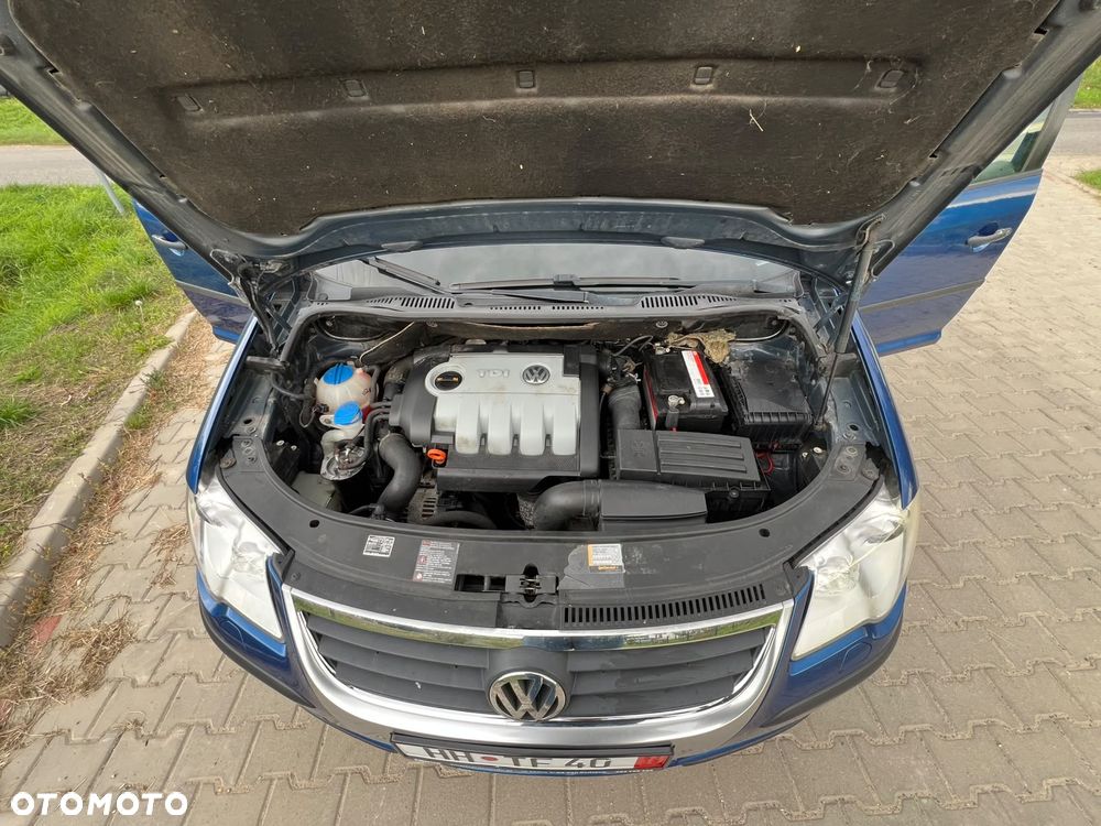Volkswagen Touran - 11