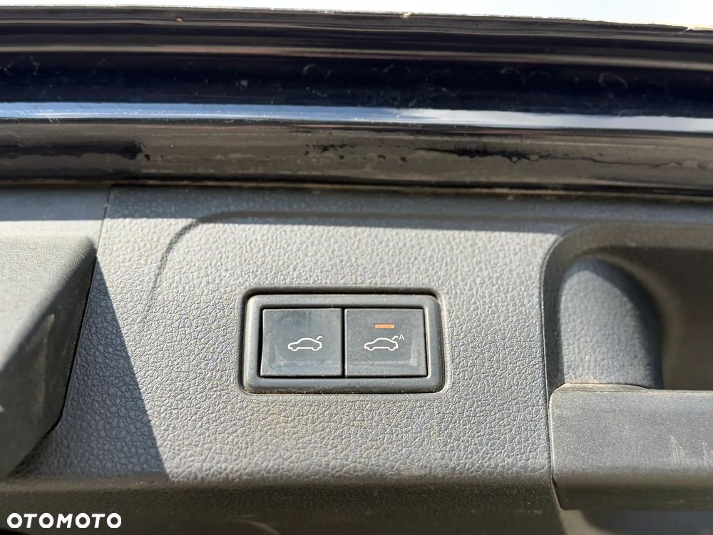 Volkswagen Passat 2.0 TDI Elegance DSG - 18