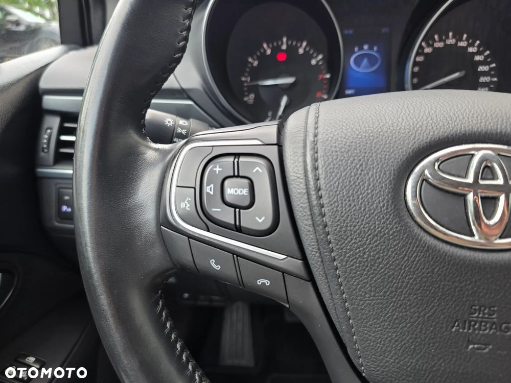 Toyota Avensis - 29