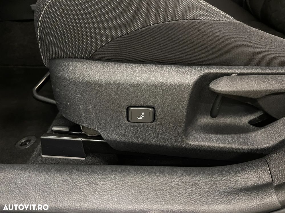 Toyota Corolla 1.8 Hybrid Touring Sports - 17