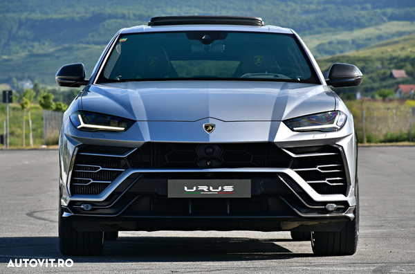 Lamborghini URUS Standard