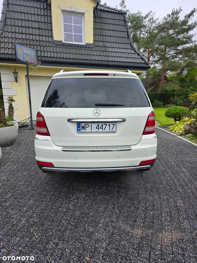 Mercedes-Benz GL 450 - 4