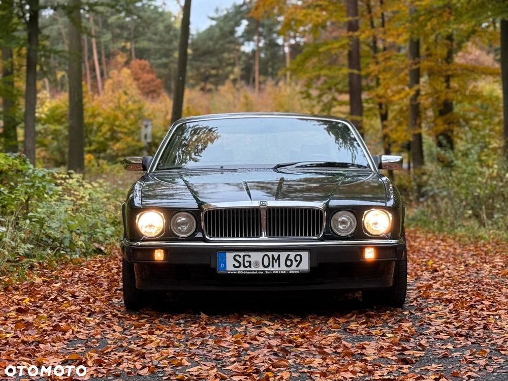 Jaguar XJ - 19