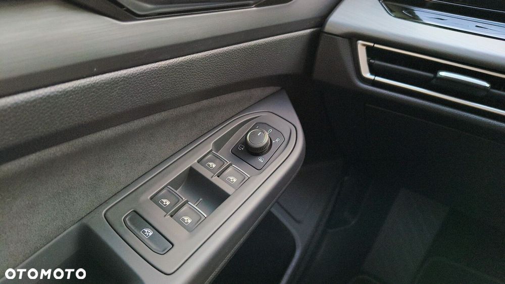 Volkswagen Golf - 35