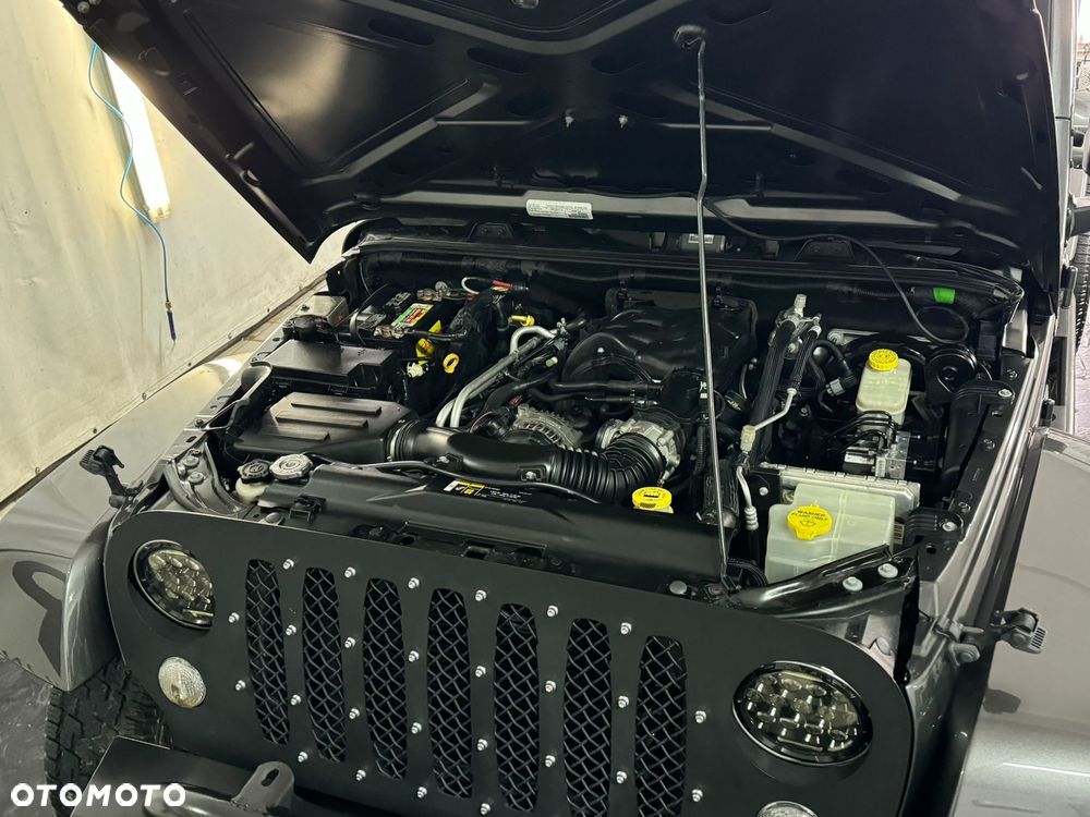 Jeep Wrangler Unlimited 3.6 Automatik Sahara - 7