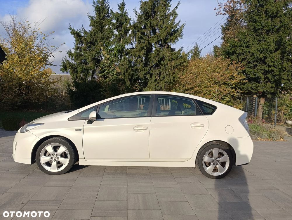 Toyota Prius 1.8 HSD Premium - 17