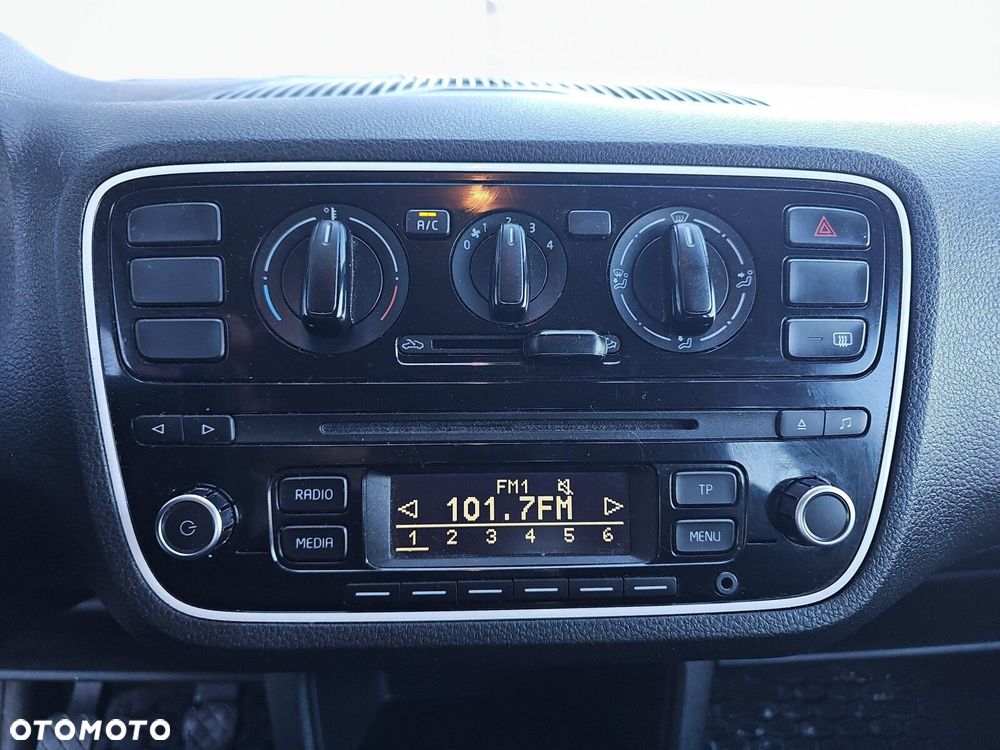 Volkswagen up! - 17
