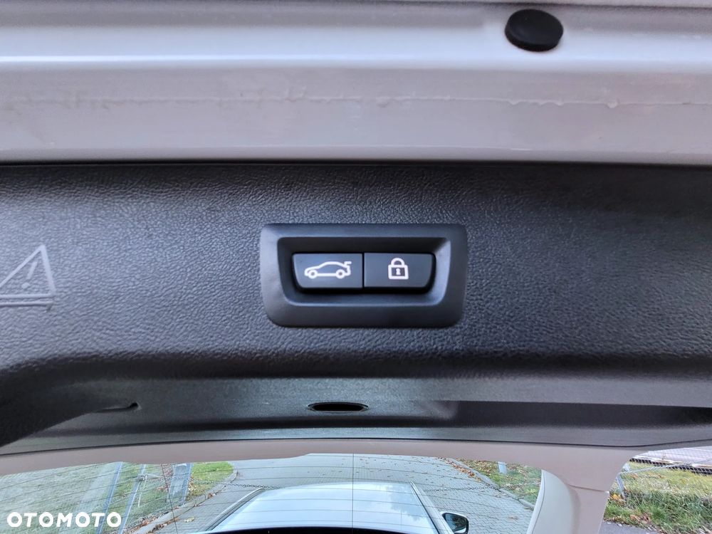 BMW Seria 5 520d Sport Line - 16