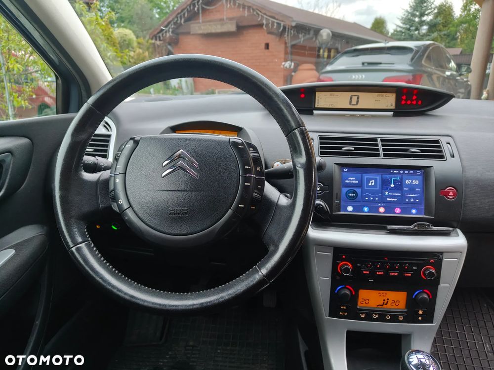 Citroën C4 1.6 16V Confort - 9