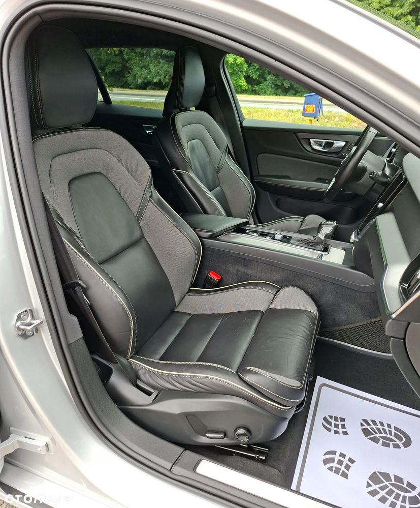 Volvo V60 D3 Geartronic RDesign - 12