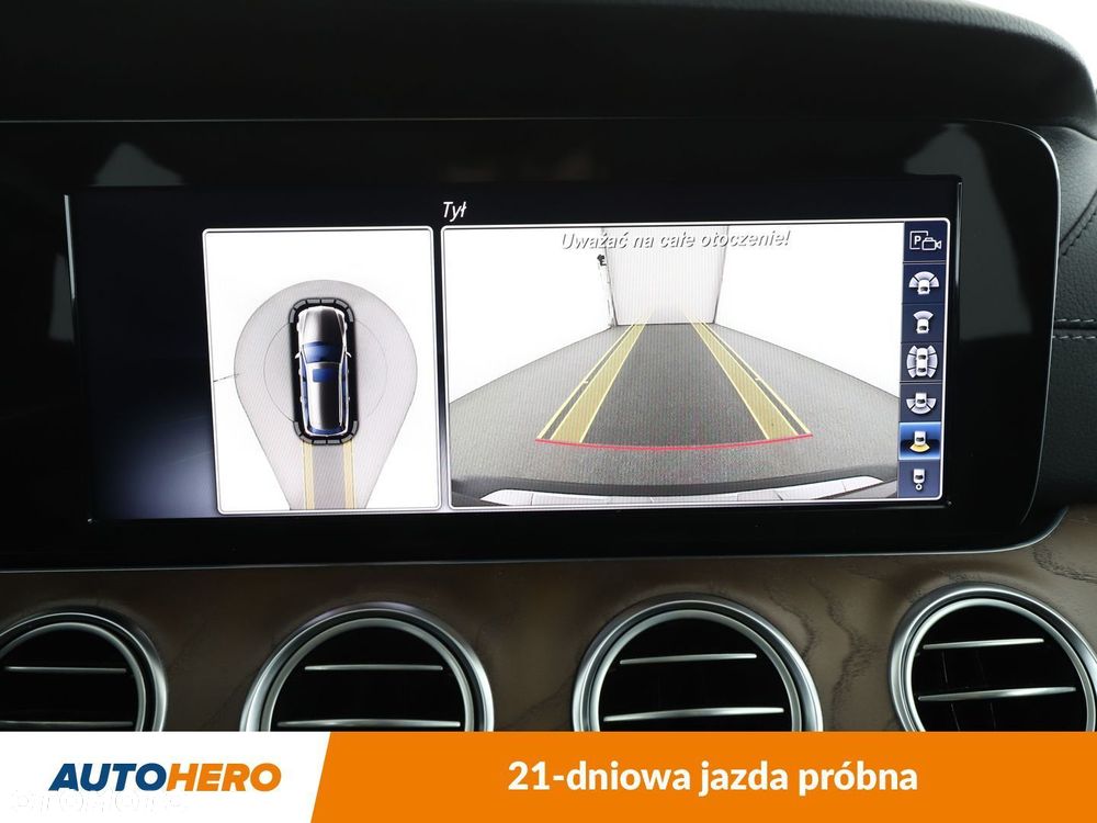 Mercedes-Benz Klasa E 220 d 4-Matic 9G-TRONIC - 22