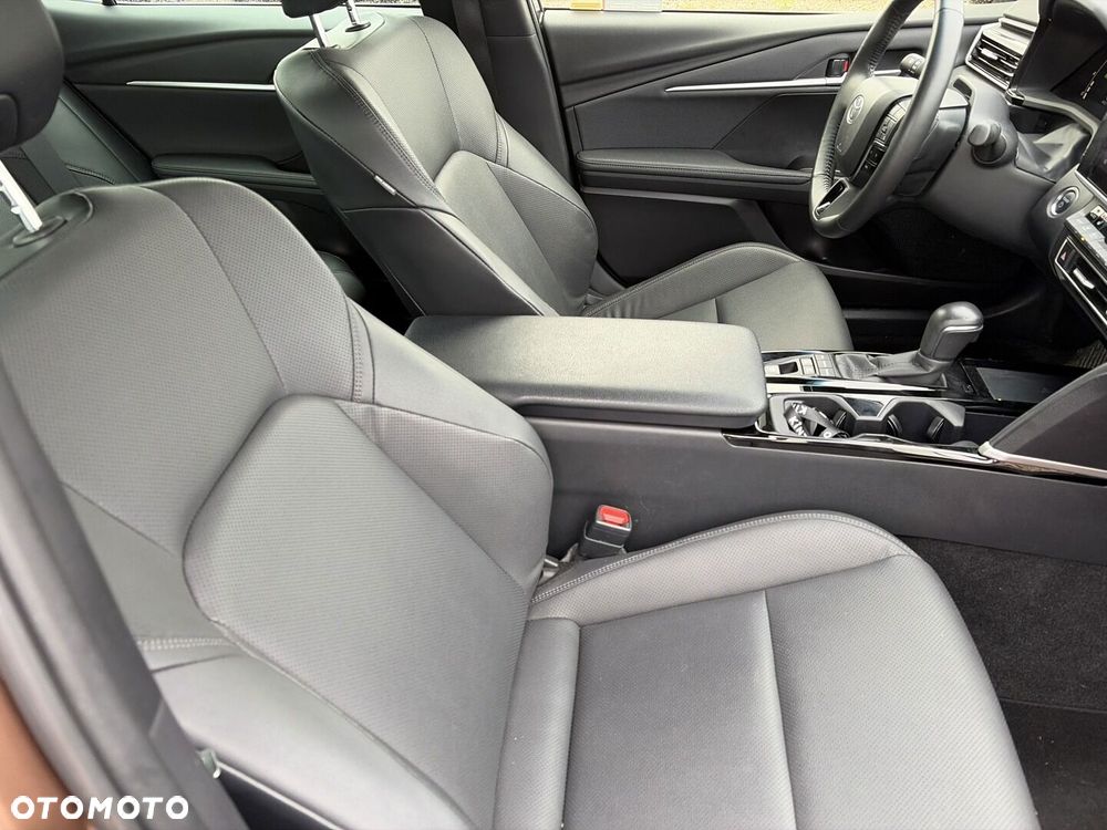 Toyota Camry - 10