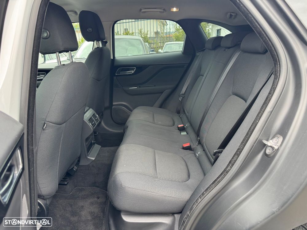 Jaguar F-Pace 2.0 i4D Pure - 11