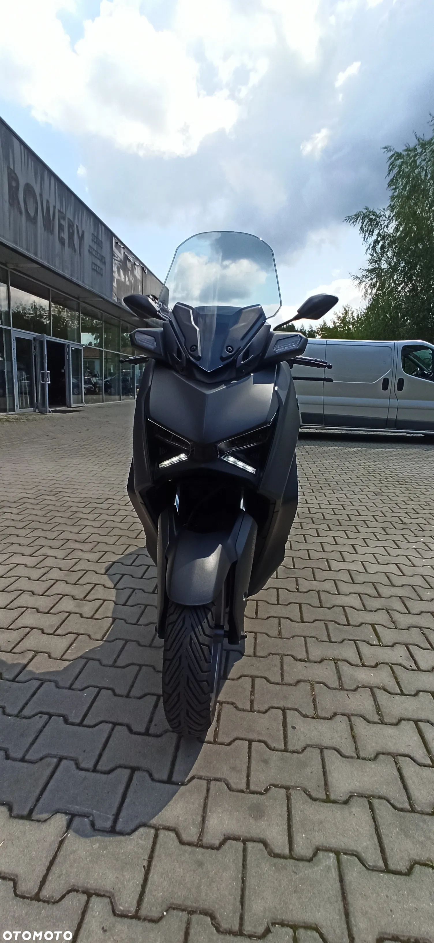 Yamaha X-max - 4