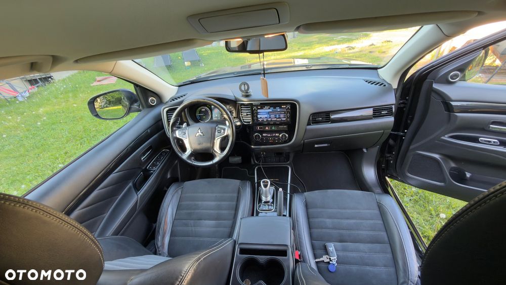 Mitsubishi Outlander 2.0 4WD - 25