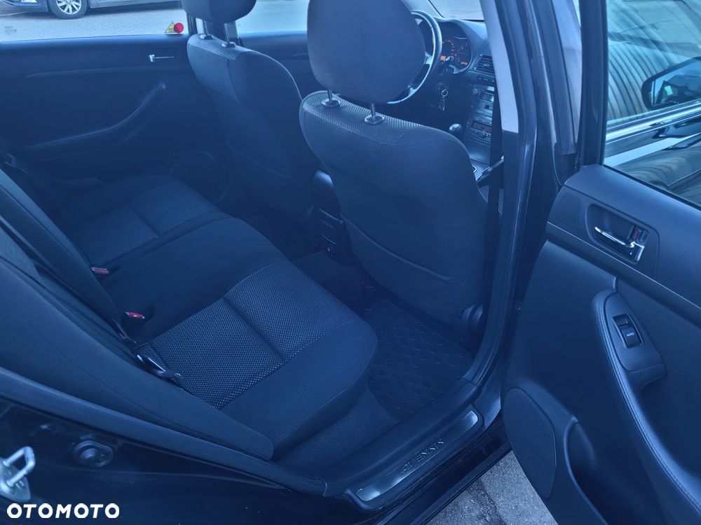 Toyota Avensis - 13