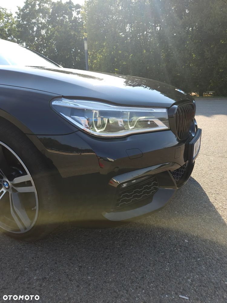 BMW Seria 7 750i xDrive - 9