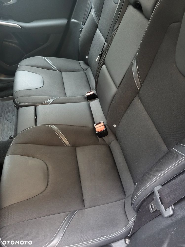 Volvo V40 D2 Base - 5