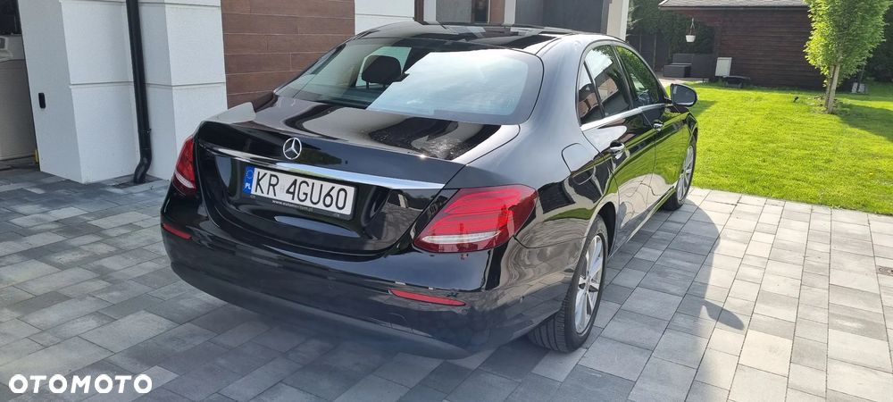 Mercedes-Benz Klasa E 220 d 4-Matic 9G-TRONIC - 4