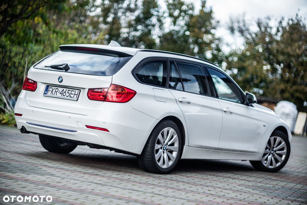 BMW Seria 3 318d Sport Line - 3