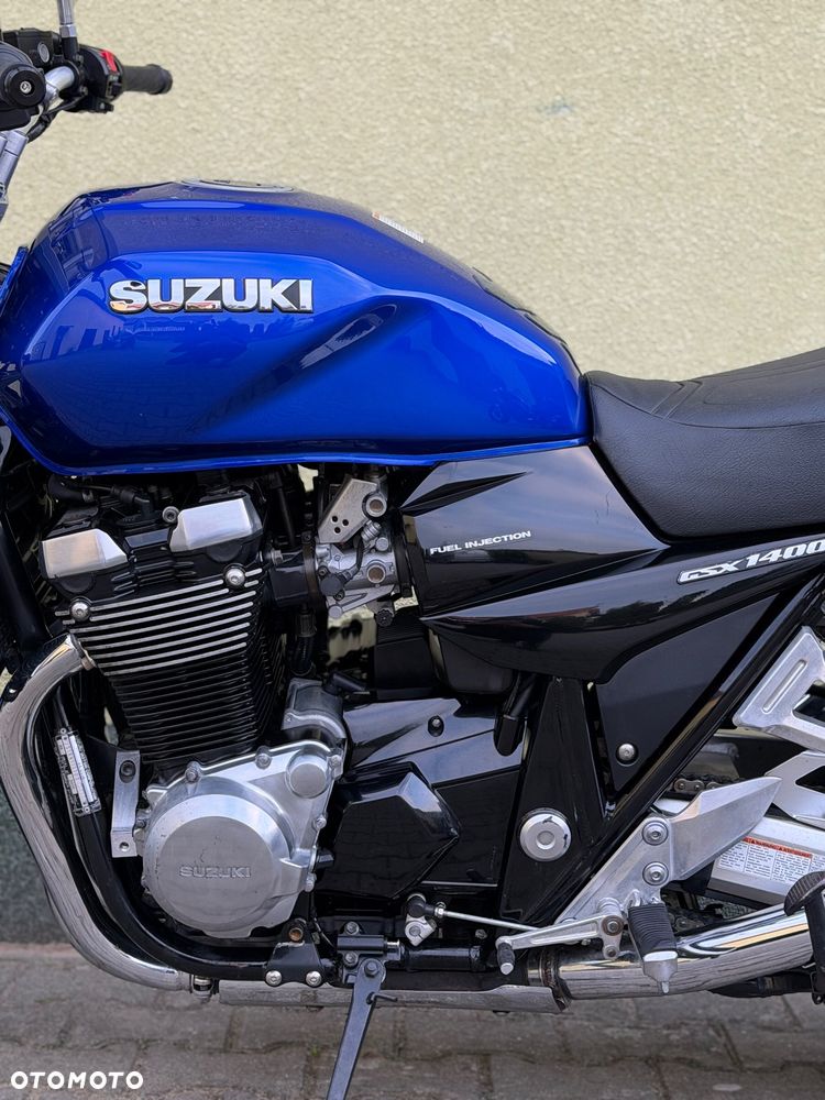 Suzuki GSX - 26