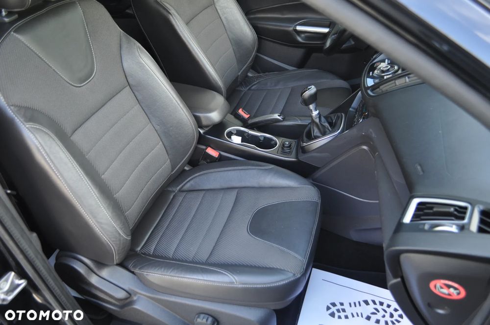 Ford Kuga 2.0 TDCi 4x4 Titanium - 23