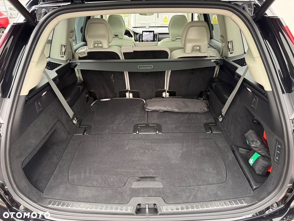 Volvo XC 90 - 30