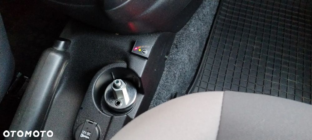 Fiat Doblo 1.4 16V Dynamic - 12