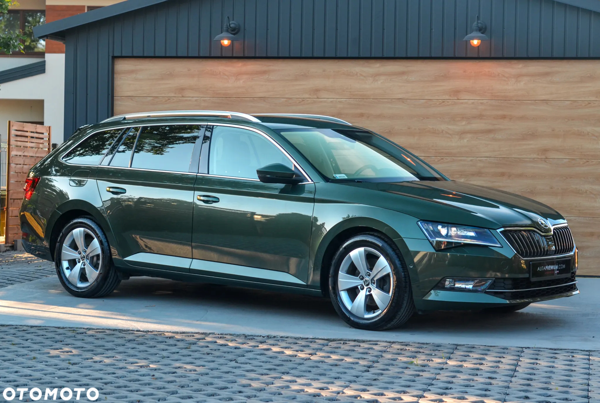 Skoda Superb 2.0 TDI SCR Style DSG - 2