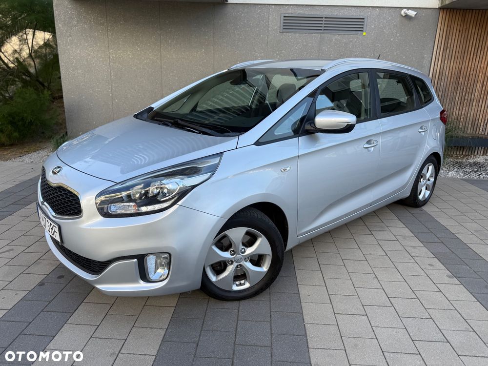 Kia Carens - 23