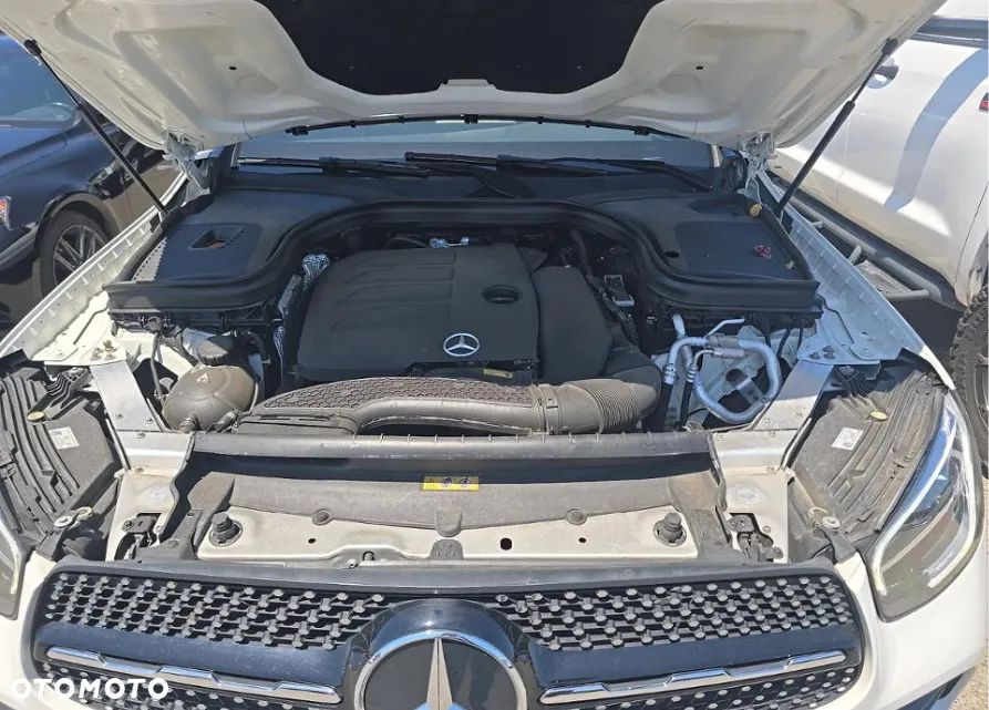 Mercedes-Benz GLC 300 4Matic 9G-TRONIC AMG Line - 15