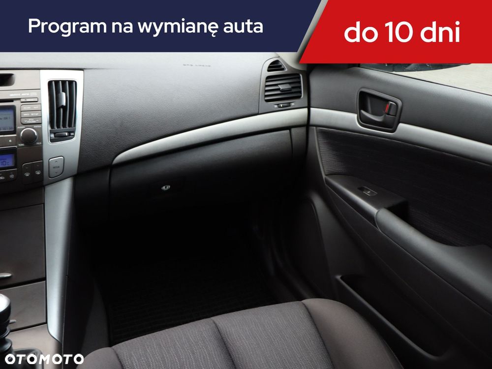 Hyundai Sonata - 9
