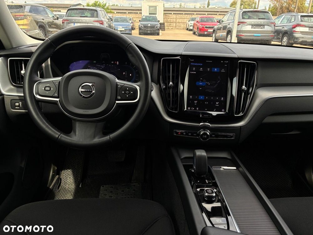 Volvo XC 60 B4 B Momentum - 12