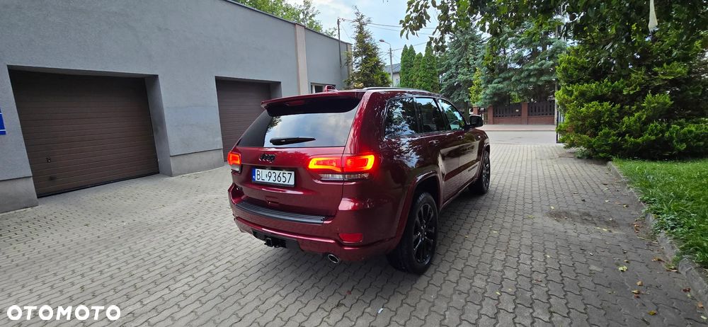 Jeep Grand Cherokee - 35