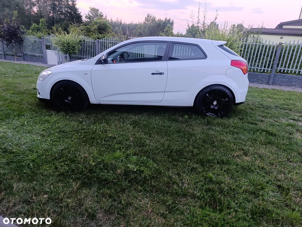 Kia Ceed 1.6 L - 10