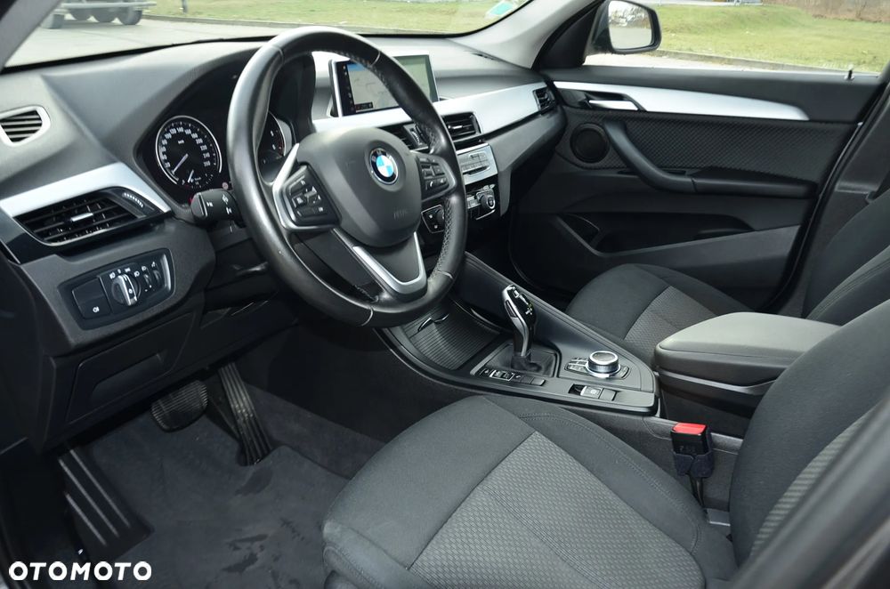 BMW X1 sDrive18d Business Edition - 17