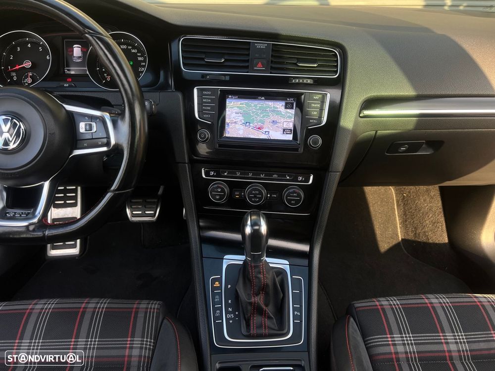 VW Golf 2.0 TSi GTi DSG - 12