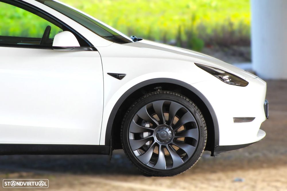 Tesla Model Y Long Range Dual Motor AWD - 6