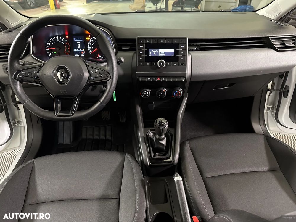 Renault Clio - 10
