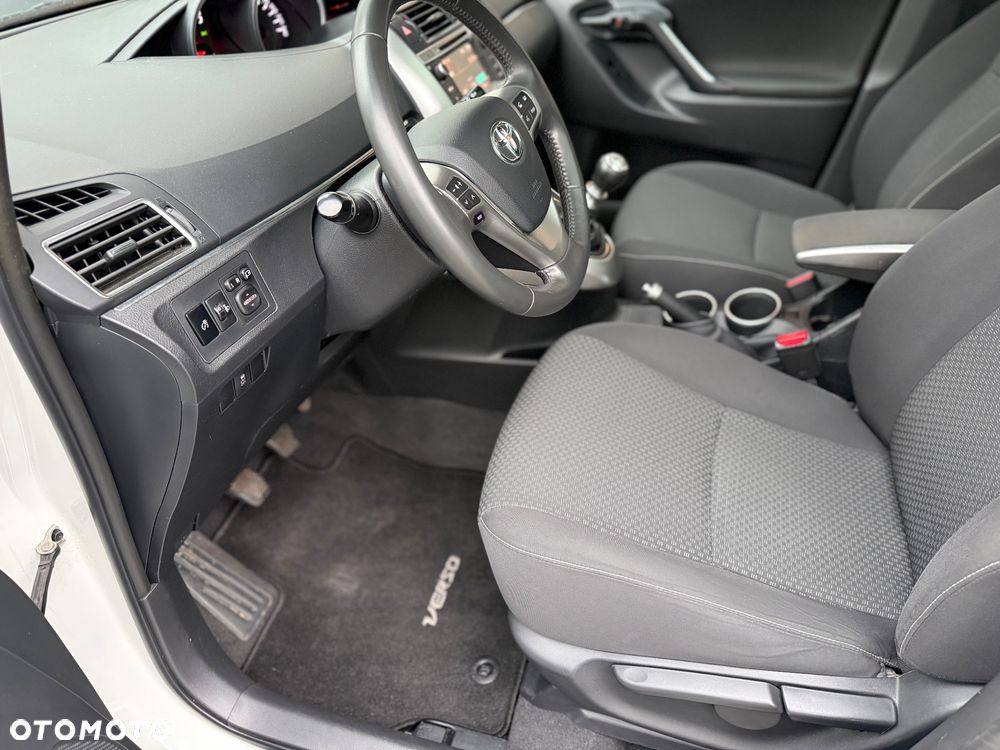 Toyota Verso 1.6 Sol - 22