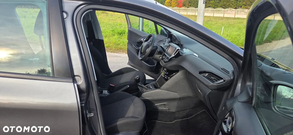 Peugeot 208 1.5 BlueHDi Signature S&S - 14